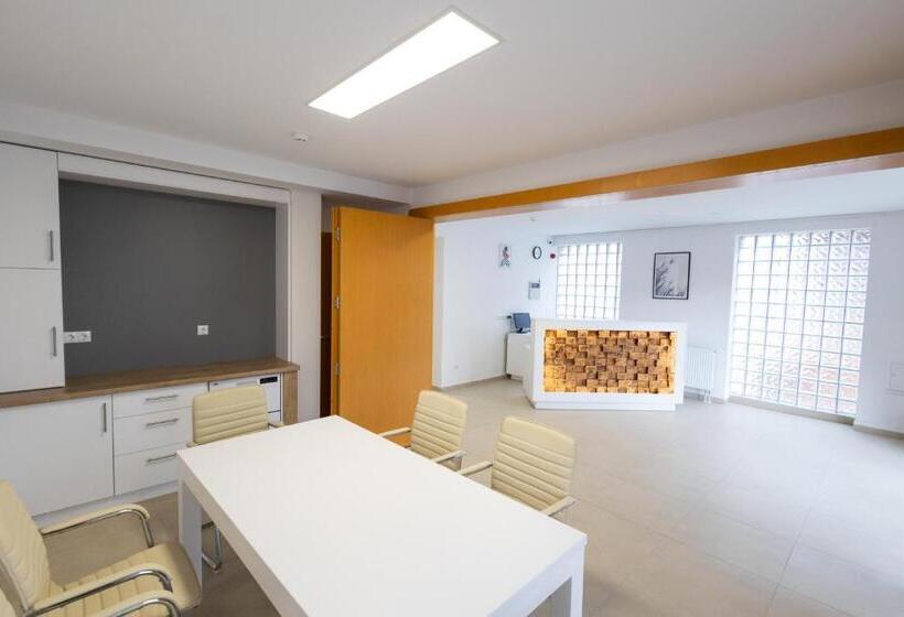 اتاق استاندارد برای معلولان, Merkur Apartments   Self Check In