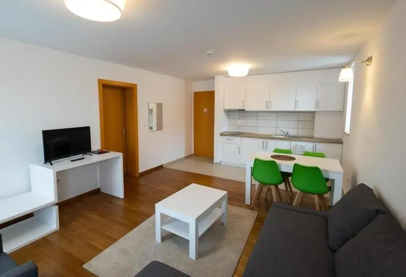 Huoneisto 1 Makuuhuone, Merkur Apartments   Self Check In