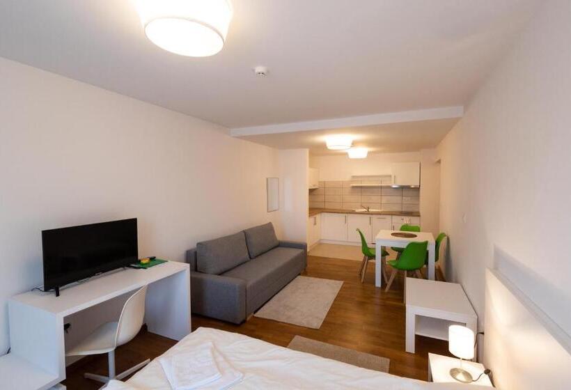 استودیوی استاندارد, Merkur Apartments   Self Check In