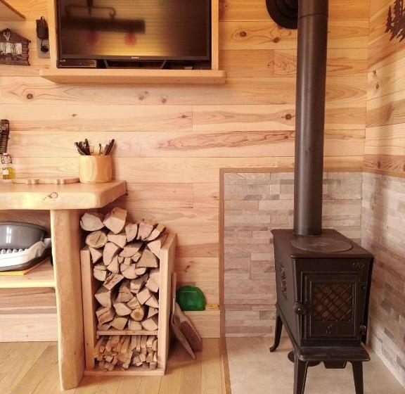 בקתת חדר, Au Paradou Du Bûcheron Adults Only