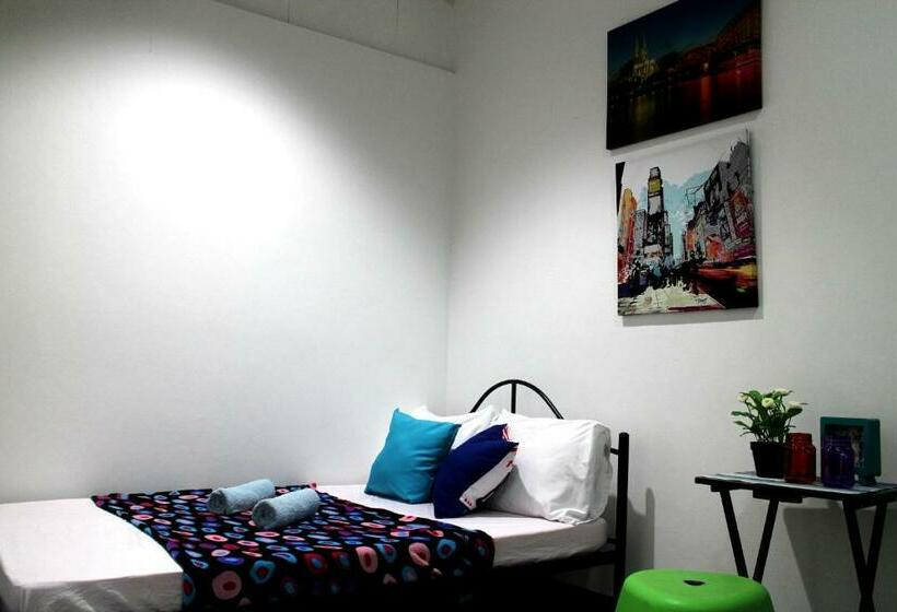 غرفة قياسية ثلاثية حمام مشترك, Food District Hostel Cebu Central