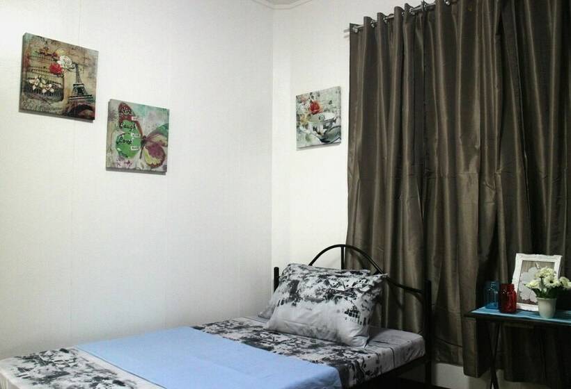 스탠다드 룸 공동 욕실, Food District Hostel Cebu Central