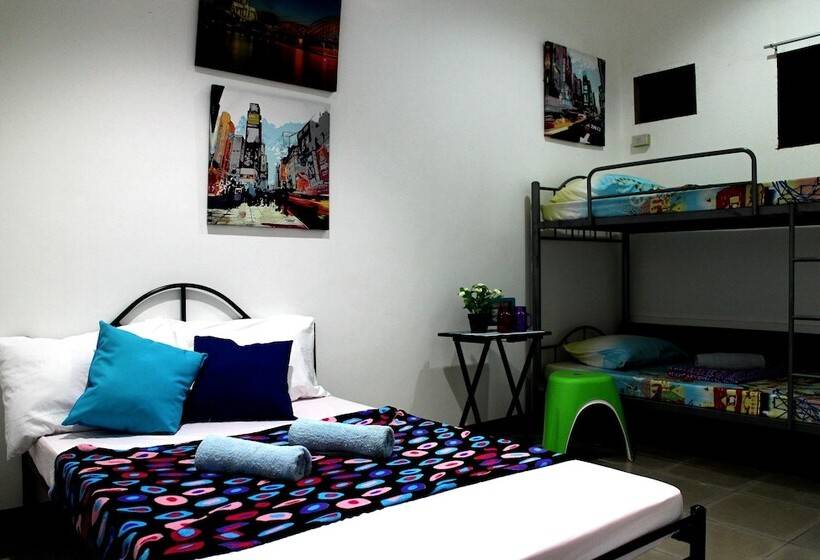패밀리 룸 공용 욕실, Food District Hostel Cebu Central