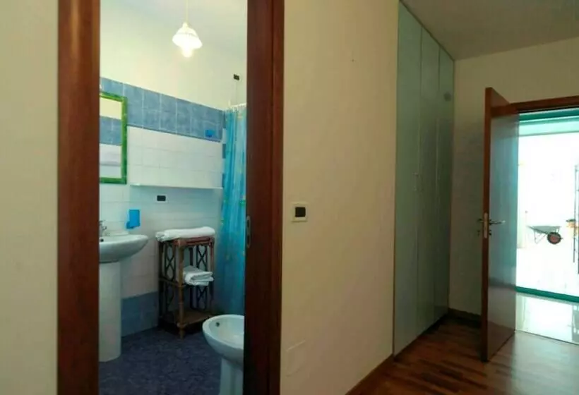Standard Kolmen Hengen Huone, B&b Usciglio