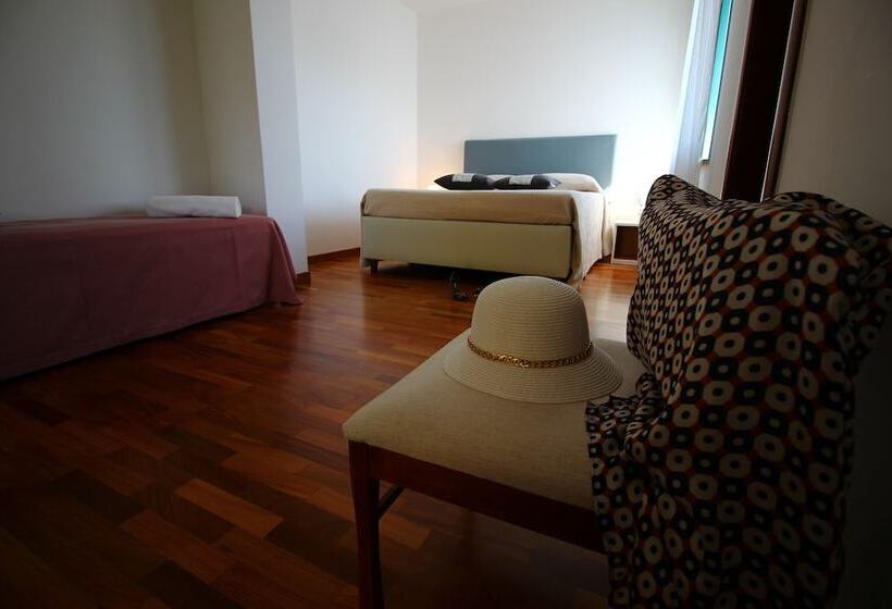 חדר סטנדרט לשלושה, B&b Usciglio