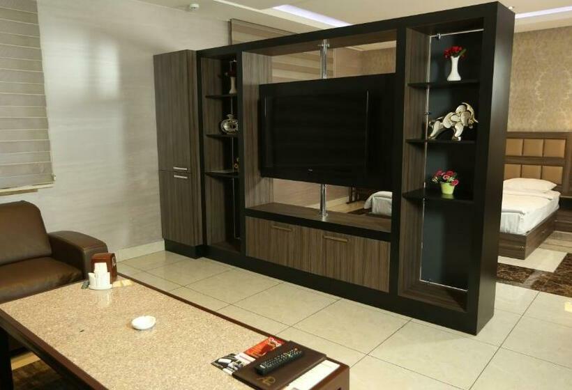 اتاق لوکس, Avan Plaza