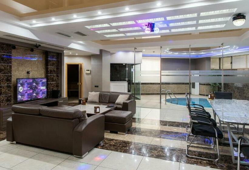 سوییت, Avan Plaza