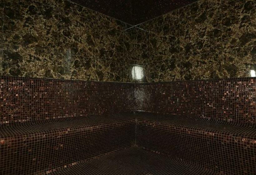 سوییت, Avan Plaza