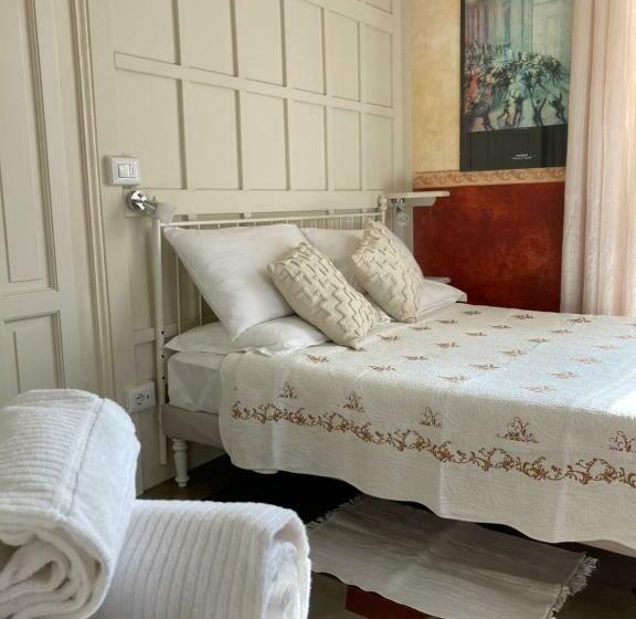 Superior room with lake view, B&b Villa Le Ortensie