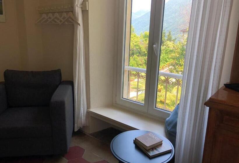 חדר סטנדרט נוף לגינה, B&b Villa Le Ortensie