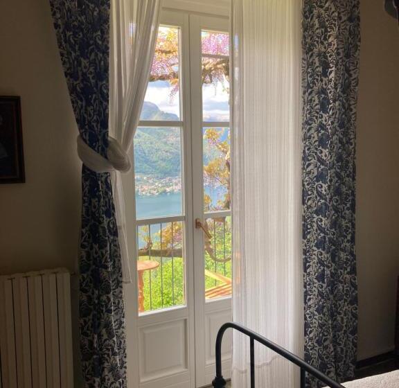 חדר קלאסי עם נוף לאגם, B&b Villa Le Ortensie