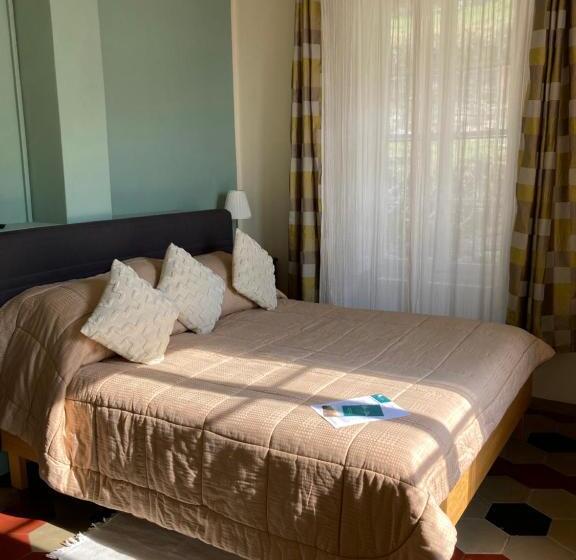 חדר קלאסי עם נוף לגינה, B&b Villa Le Ortensie