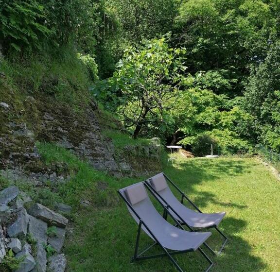 חדר קלאסי עם נוף לגינה, B&b Villa Le Ortensie