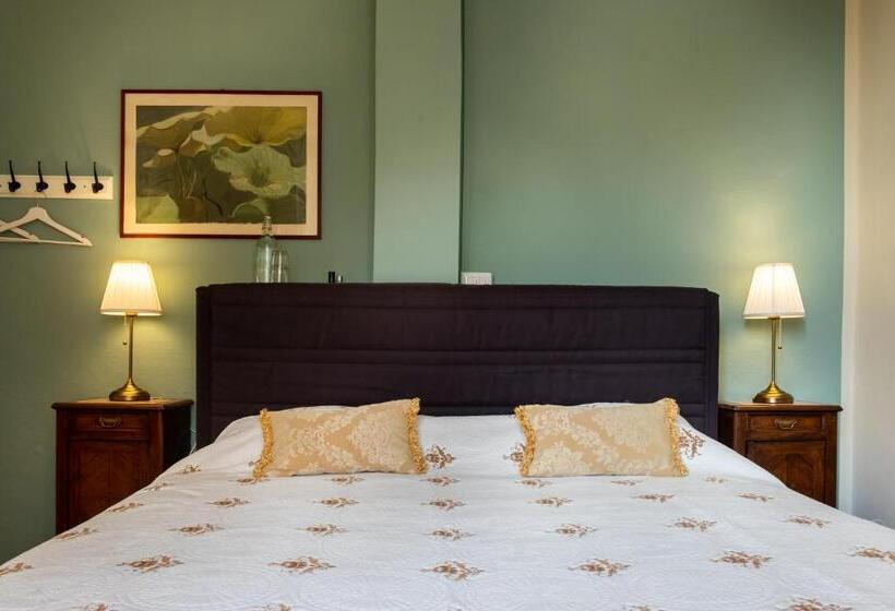 חדר קלאסי עם נוף לגינה, B&b Villa Le Ortensie