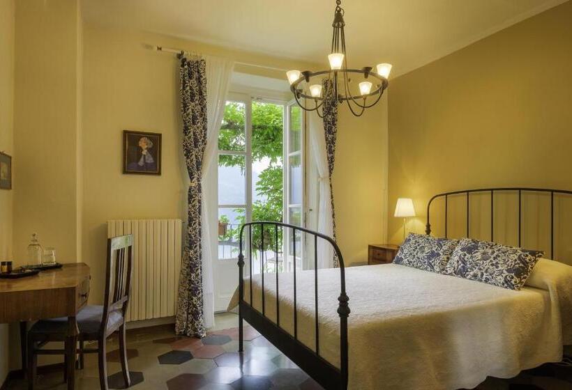 חדר קלאסי עם נוף לאגם, B&b Villa Le Ortensie