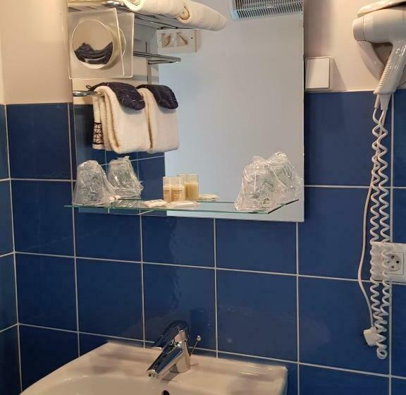 标准三人间, Hôtel Restaurant De L île