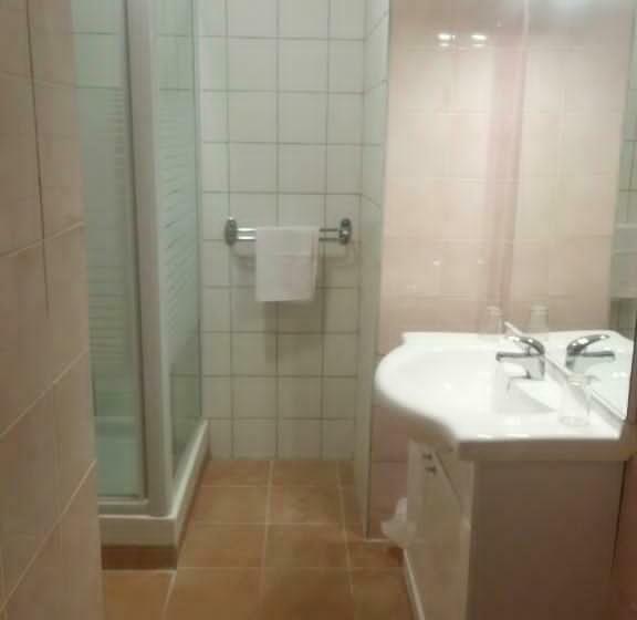 标准间, Hôtel Restaurant Douce France