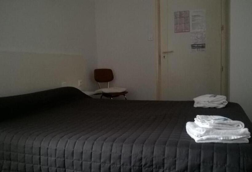 Standard room with outdoor bath, Hôtel Restaurant Douce France