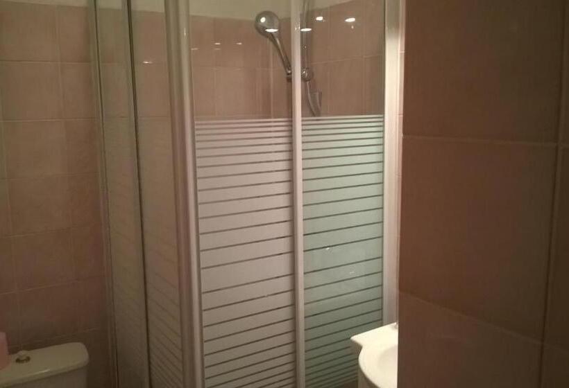 Standard room with outdoor bath, Hôtel Restaurant Douce France