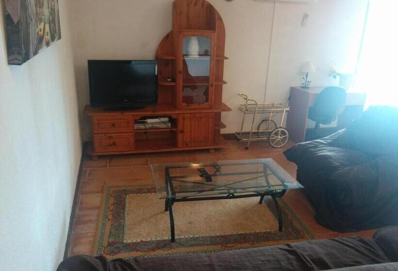 带1个卧室的带阳台的公寓, Hôtel Restaurant Douce France