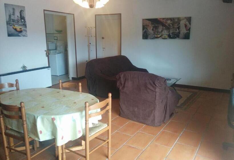 带1个卧室的带阳台的公寓, Hôtel Restaurant Douce France