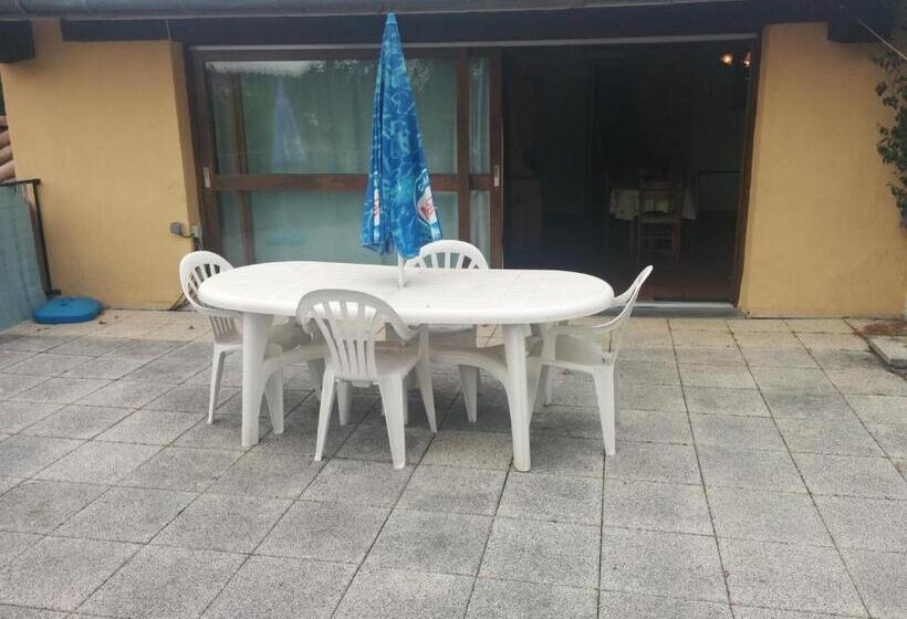 带1个卧室的带阳台的公寓, Hôtel Restaurant Douce France