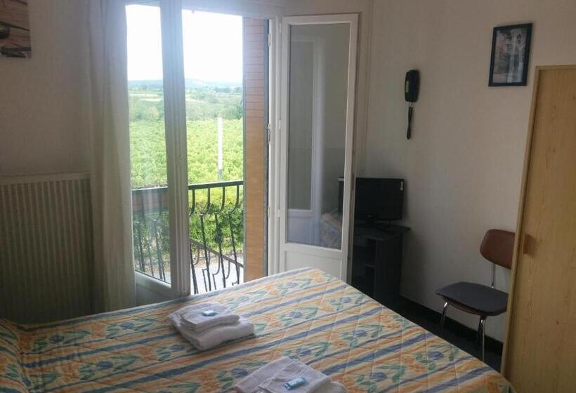 带共用浴室的标准房间, Hôtel Restaurant Douce France