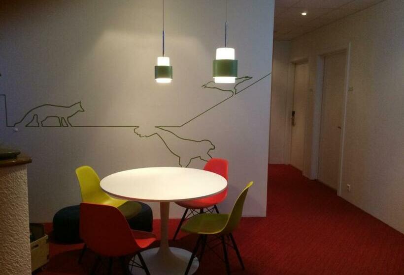 اتاق لوکس, Isafjordur Horn