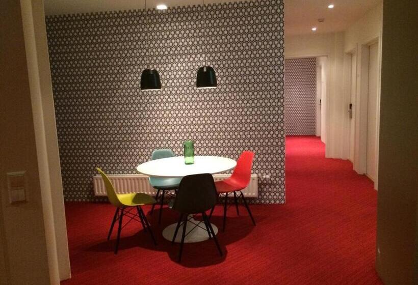 اتاق خانوادگی, Isafjordur Horn