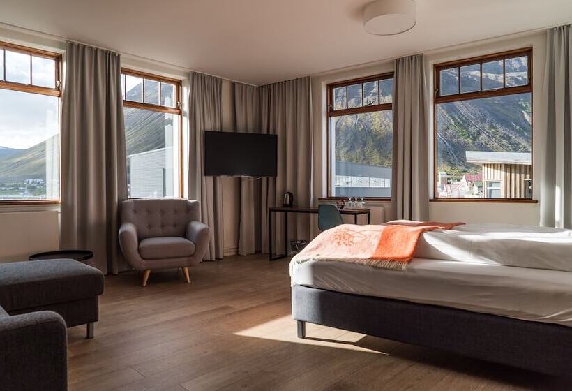 اتاق لوکس, Isafjordur Horn