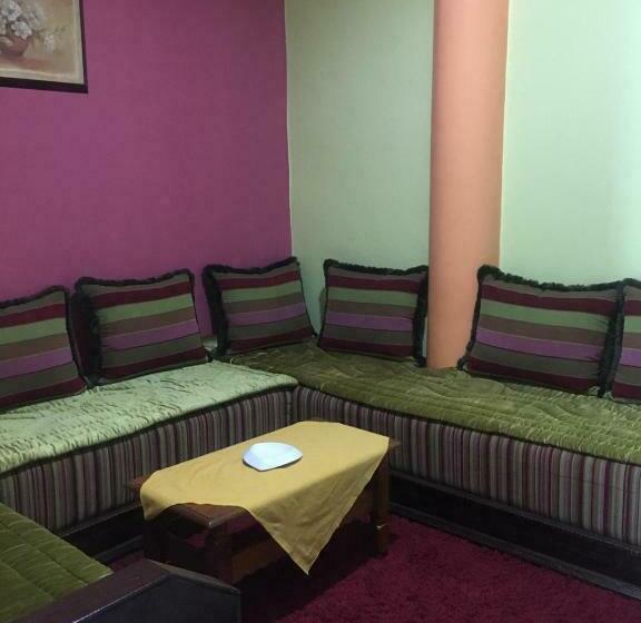 اتاق خانوادگی, Maliana Star