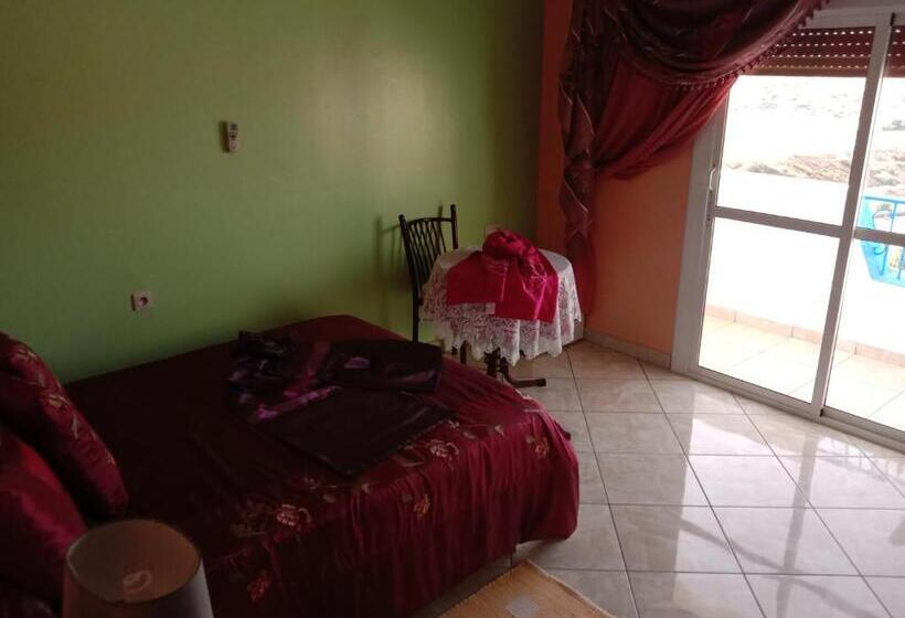 اتاق لوکس با بالکن, Maliana Star