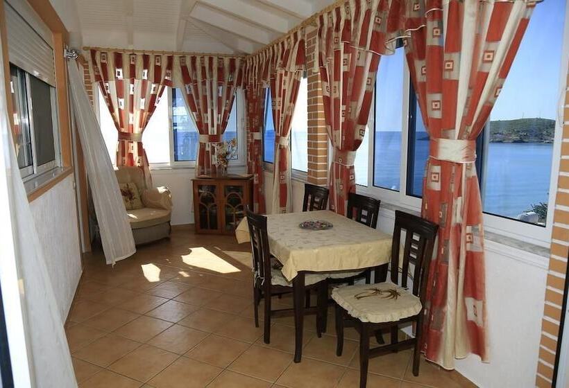 四人标准间, Qeparo Napolon Complex