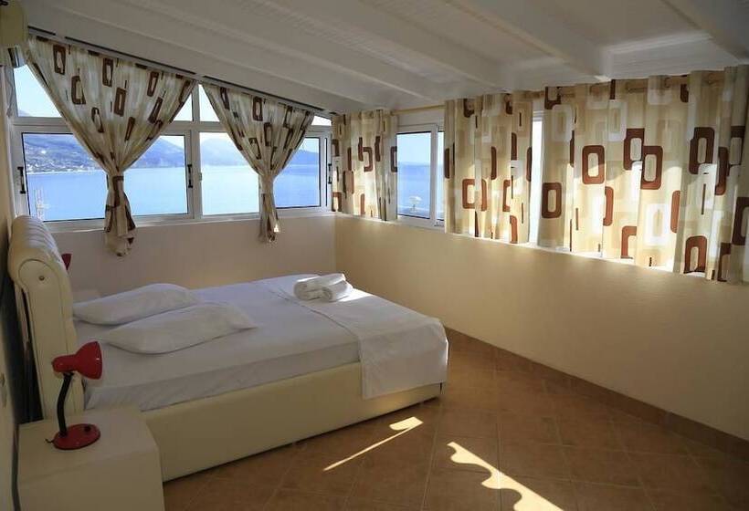 四人标准间, Qeparo Napolon Complex