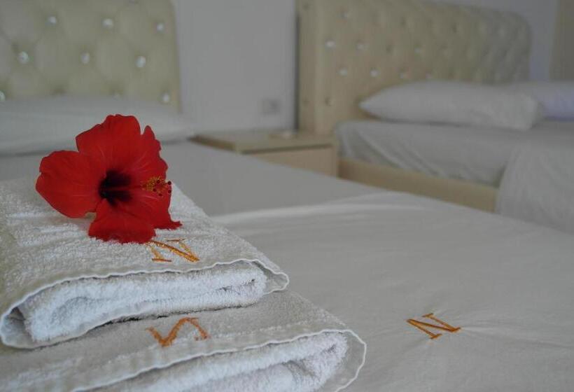 四人标准间, Qeparo Napolon Complex