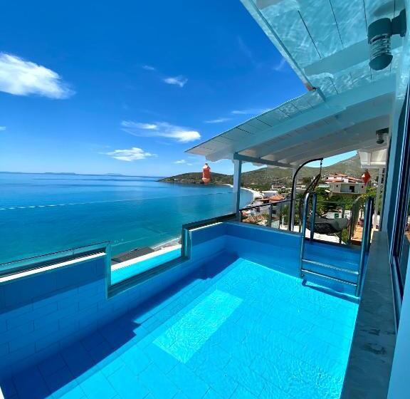 带海景的复工套房, Qeparo Napolon Complex