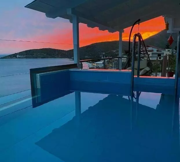 Deluxe Suite Sea View, Qeparo Napolon Complex