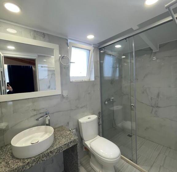 带海景的复工套房, Qeparo Napolon Complex