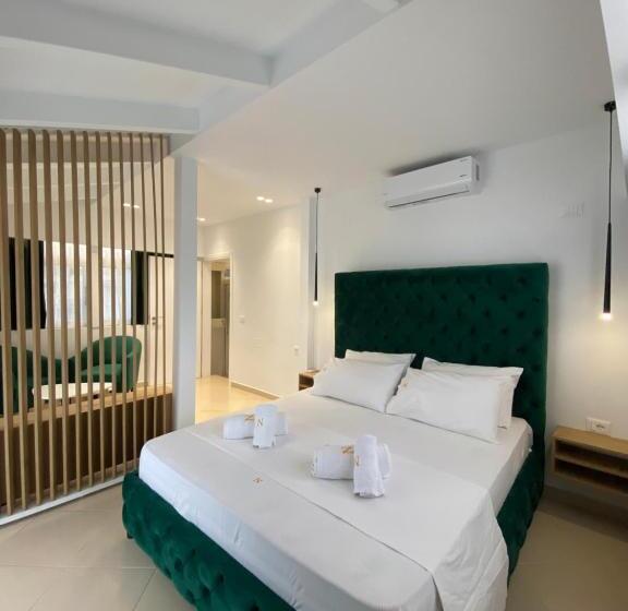 套房配有游泳池, Qeparo Napolon Complex