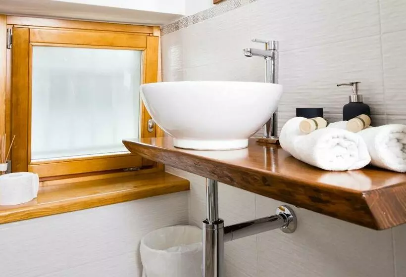 اتاق استاندارد با بالکن, Andirivieni Bellagio Guest House