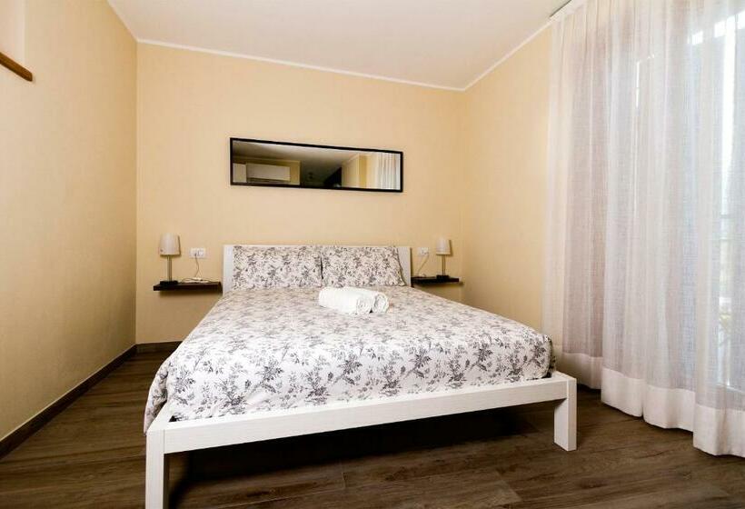 Номер Стандарт с Балконом, Andirivieni Bellagio Guest House