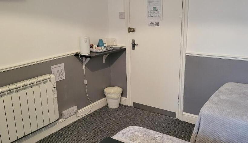 غرفة قياسية ثلاثية, The Aldor