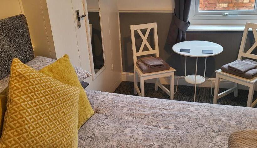 スタンダードトリプルルーム, The Aldor