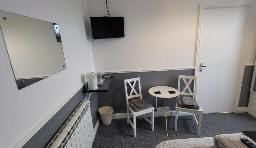 غرفة قياسية ثلاثية, The Aldor