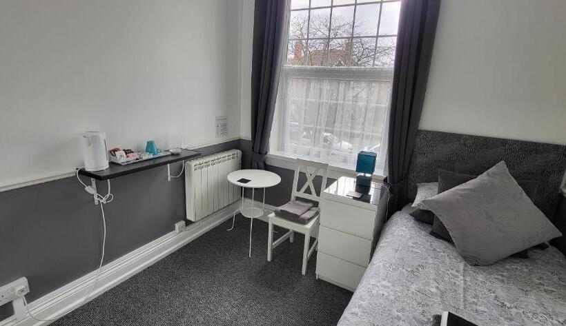 スタンダードシングルルーム, The Aldor