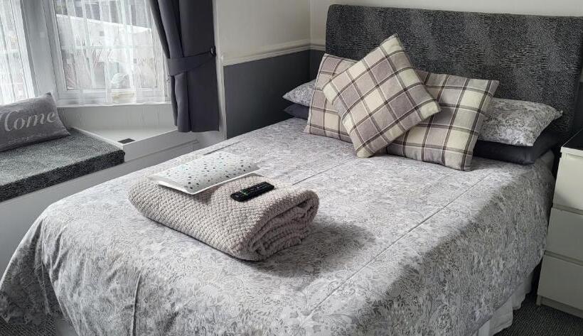 Семейный Номер, The Aldor