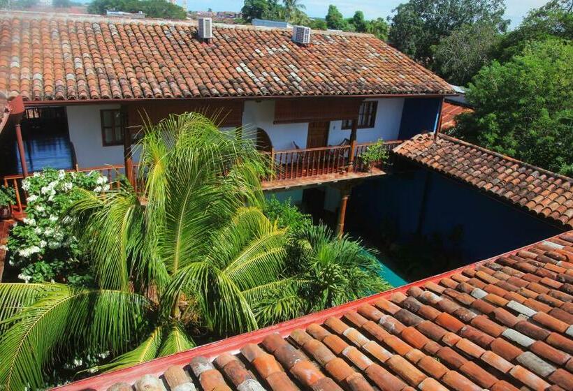 مجموعه ویستا شهر, Miss Margrits