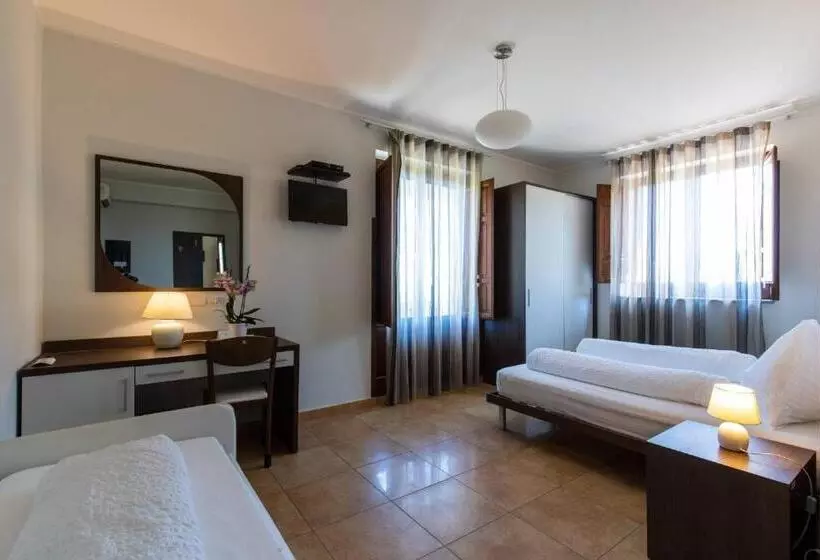 スタンダード4人部屋, Villa Ginevra Resort Agrituristico