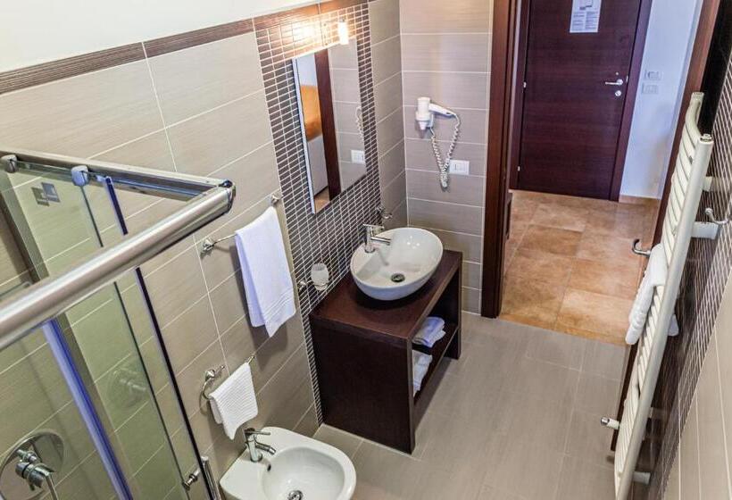 スタンダード４人部屋, Villa Ginevra Resort Agrituristico