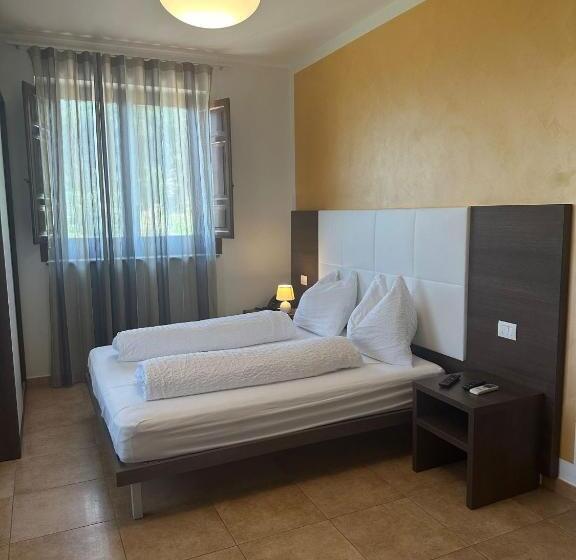 スタンダード４人部屋, Villa Ginevra Resort Agrituristico